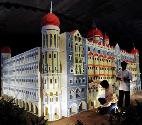 Interesting Stuff from All Over The World: The World’s Largest Cake (Photos) Cake Exhibition, Biggest Cake, Huge Cake, Incredible Cakes, Cake Show, Food Artists, Creative Food Art, Big Cakes, Crazy Cakes