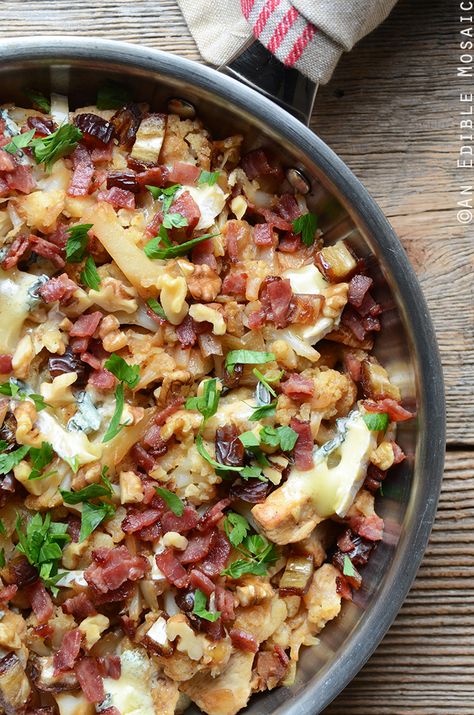 Blue Cheese, Chicken, and Cauliflower Skillet with Bacon, Walnut, and Date Topping 2 Antipasti Recipes, Paleo Casseroles, Cauliflower Skillet, Blue Cheese Chicken, Chicken And Cauliflower, Blue Cheese Recipes, Bacon Dishes, Paleo Meat Recipes, Unique Dinner