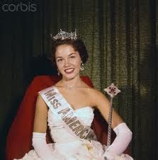 Nancy Ann Fleming, Miss America 1961 (Michigan) Miss America Winners, 1950s Beauty, Miss Pageant, America Party, Pray For America, America's Next Top Model, Retro Beauty, Queen Costume, Miss America