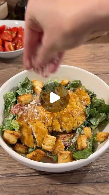 Mediterranean Diet Plan 🇺🇸 on Instagram: "Make crispy chicken Caesar salad with me ☺️🥗
By @foodiedasha
Chicken – 1 fillet
Flour – 4 tbsp
Eggs – 1-2
Breadcrumbs – 4 tbsp

For the sauce:
Greek yogurt – 3 tbsp
Dijon mustard – 1 tbsp
Ground black pepper – to taste
Olive oil – 4 tbsp
Lemon juice – 1/2 lemon
Grated Parmesan cheese – to taste
Garlic – optional

For the croutons:
Bread – 4 slices
Olive oil
Dried oregano – 1 tsp

Romaine lettuce
Cherry tomatoes
Grated Parmesan cheese" Mediterranean Diet Plan, Chicken Caesar, Chicken Caesar Salad, Mediterranean Chicken, Healthy Recipies, Easy Salad Recipes, Romaine Lettuce, Caesar Salad, The Sauce