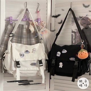 Stylish School Bags, Kawaii Bags, My Style Bags, Aesthetic Bags, Bags Aesthetic, Cute Backpacks, Pretty Bags, Essential Bag, Cool Backpacks