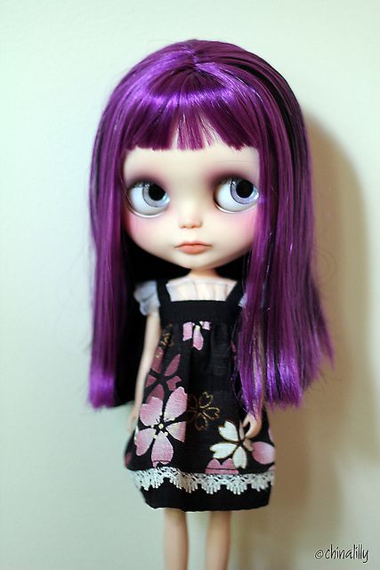 Purple Lolly | Flickr - Photo Sharing! Purple Hair Drawing, Purple Hair Character, Blythe Dolls Dark Hair, Blythe Doll Dark Brown Hair, Blythedoll Black Hair, Blythe Dolls Black Hair Blue Eyes, Indie Sleaze, Purple Blythe Doll, Purple Hair Blythe Doll