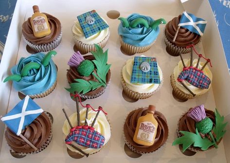 Scotland themed cupcakes with tartan, thistle, bagpipes and more | Nibble & Scoff Scotland Party, Burns Dinner, Scottish Party, Scottish Wedding Themes, Scottish Festival, Scottish Recipes, Burns Night, Cake Decorating Ideas, Bagpipes