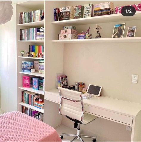 Study Table And Bookshelf Ideas, Study Shelves, Stylish Room Decor, Bookshelf Inspiration, Diy Room Decor For Teens, Post Its, Dekorasi Kamar Tidur, Office Room Decor, Study Room Decor