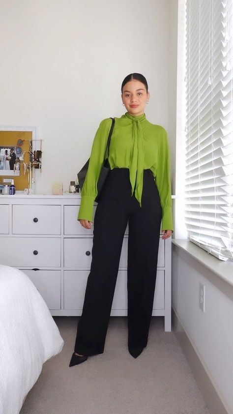 How To Style Office Pants, Office Pants Outfit Casual, Blouse With Pants Outfit, Corperate Girl Outfits, Modest Dress Pants Outfits, Colourful Office Outfits Women, Zara Work Pants, Stylish Work Attire Winter, Period Work Outfit