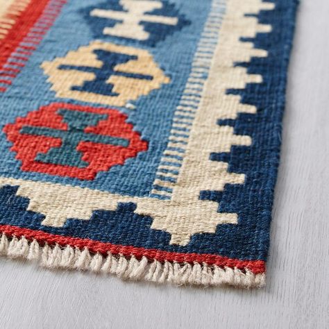 Persian Kilim Pattern, Ikea Rug, Kilim Pattern, Artisan Rugs, Persian Pattern, Loom Weaving, Tapestry Weaving, How To Clean Carpet, Carpet Handmade