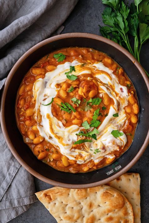 White Bean Curry Recipes, White Bean Curry, Indian Beans Recipe, White Bean Tomato, Creamy Beans, Bean Curry, Braised Cabbage, Vegan Beef, Tomato Curry