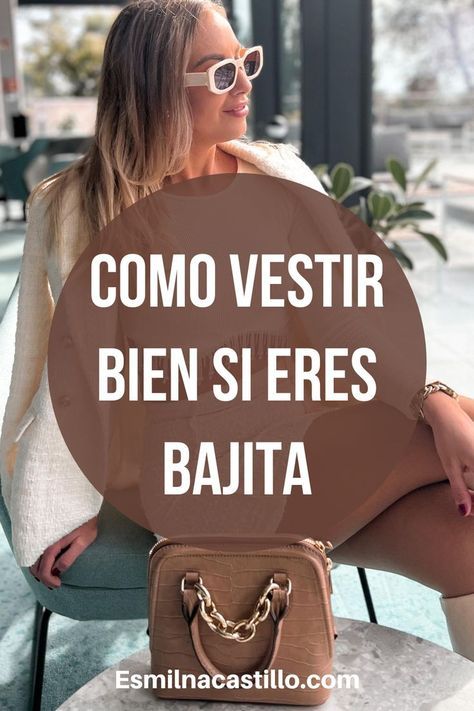 Como yo, eres bajita, y eso es genial, pero a veces puede ser complicado encontrar las tendencias y las piezas que funcionan para nuestra estatura. Si bien el crecimiento real está fuera de discusión, vestirse bien si eres bajita es más fácil simplemente sabiendo qué no usar. Si te preguntas si tu ropa no se ve bien porque eres del lado más corto, es muy posible que estés usando las tendencias equivocadas. Outfit Cumpleaños Mujer Dia Casual, Outfit Pantalon Beige, Outfit Cumpleaños, Chic Christmas Outfit, Christmas Outfits Dressy, Dress For Chubby, Outfit For Petite Women, Outfits For Petite, Outfit Petite