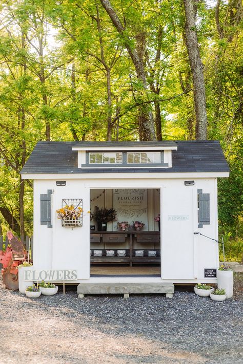 Mobile Farm Stand, Farmstand Ideas, Bakery Cart, Bakery Stand, Flower Camera, Roadside Stand, Resin Sheds, Flowers Stand, Farm Visit