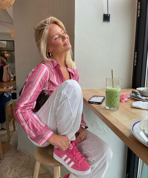 follow my blog!! Pink Adidas Outfit, Campus Adidas, Adidas Samba Outfit, Campus Outfit, Samba Outfit, Djerf Avenue, Skandinavian Fashion, Pastel Outfit, Copenhagen Style