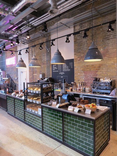 Industrial Coffee Shop, Cafe Bar Design, Coffee Shop Counter, Kitchen Loft, Restaurant Vintage, Modern Coffee Shop, Modern Restaurant Design, Industrial Cafe, Rustic Cafe