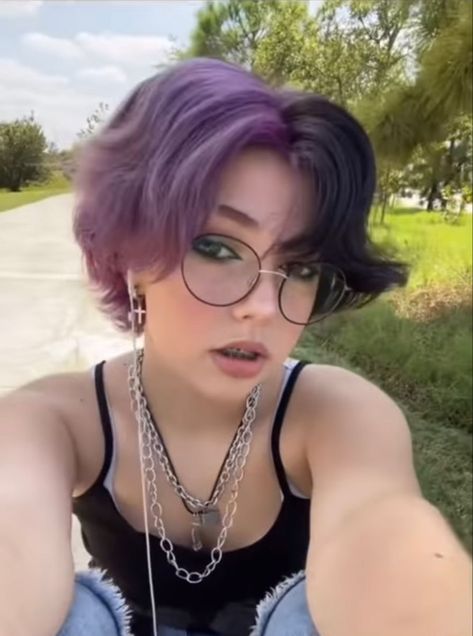 Split Hair Color Ideas Short, Split Dye On Short Hair, Vibrant Short Hair, Alt Hair Dye Short, Medium Length Haircut Nonbinary, Purple And Black Split Dye Short Hair, Short Split Dyed Hair With Bangs, Dyed Pixie Haircut, Alt Hair Dye Ideas Short Hair