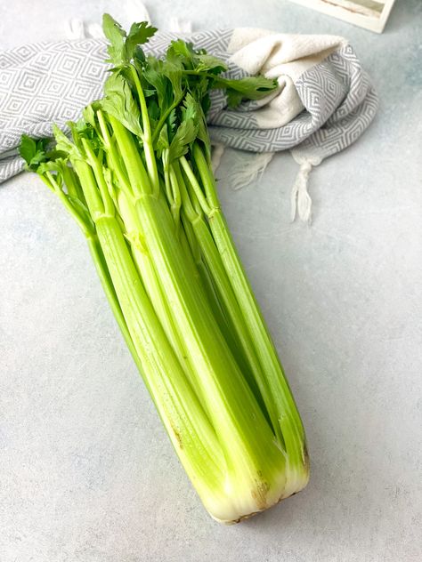 Celery Aesthetic, Store Celery, How To Store Celery, Canned Carrots, Green Drink, Celery Juice, Green Drinks, Low Calorie Snacks, How To Store