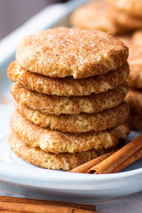 Soft and chewy Almond Flour Snickerdoodles have a cinnamon sugar coating that ensures a sweet crunchy bite. Made with less sugar, butter and almond flour this classic cookie is a year round favorite! Almond Flour Desserts, Almond Flour Recipes Cookies, Gluten Free Snickerdoodles, Candida Diet Recipes, Classic Cookies Recipes, Coconut Flour Recipes, Almond Butter Cookies, Almond Flour Cookies, Baking With Almond Flour