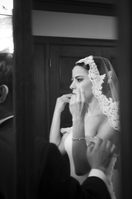 mantilla.. a must for every Cuban bride. I think I'd actually really like this...but maybe with a black lace border. =) Mantilla Veil Hairstyle, Mantilla Veil Wedding, Cuban Heritage, Lace Mantilla Veil, Viva Cuba, Drop Veil, Mantilla Veil, Find Hairstyles, Bridal Ideas