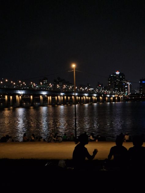 Picnic at night at han river south korea aesthetic travel study abroad Han River Aesthetic, Han River, Study Abroad, South Korea, Travel