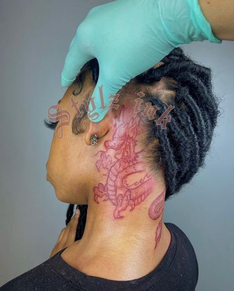 Follow @iheartkosii on Pinterest for more 🦋 . Dragon Tattoo Neck, Henna Neck, Best Neck Tattoos, Red Dragon Tattoo, Small Tats, Dragon Tattoo For Women, Neck Tattoos Women, Black Girls With Tattoos, Neck Tattoo For Guys