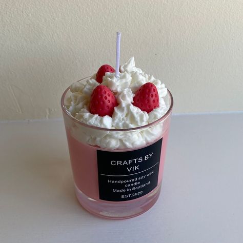 Scented Candles Decor, Strawberry Candle, Handmade Candles Diy, Dessert Candle, Diy Candles Homemade, Fruit Candles, Candle Obsession, Cream Candles, Homemade Scented Candles