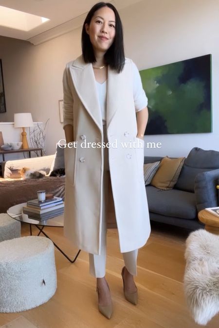 Cream Long Vest Outfit, Long Wool Vest Outfit, Longline Vest Outfit, Sleeveless Coat Outfit, Wool Vest Outfit, Sleeveless Long Coat, Long Vest Outfit, Wool Coat Outfit, Weather Clothes