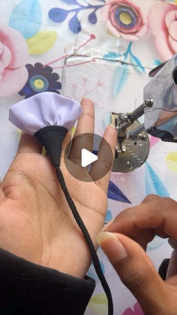 Manisha Ravariya on Instagram Flowers Made Of Fabric, Cloth Tassels, Latkan Design, Mothers Day Cards Craft, Diy Hair Accessories Ribbon, Making Fabric Flowers, Scrap Fabric Crafts, Beaded Earrings Tutorials, Tassels Fashion