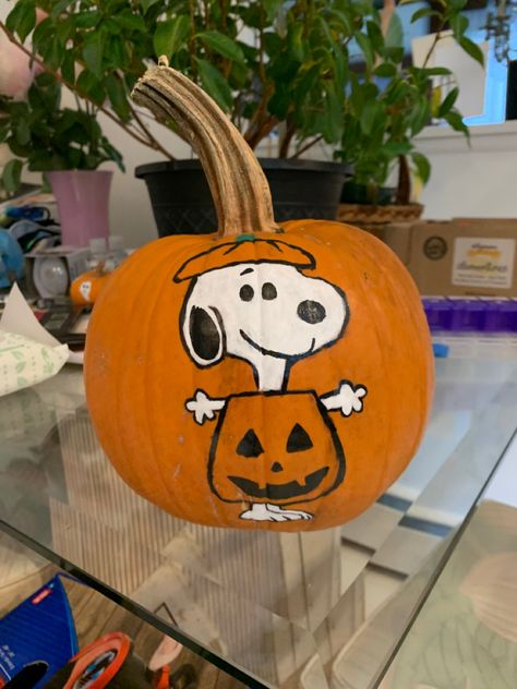 Pumpkin Painting Ideas Halloween Scary, 49ers Pumpkin Painting, Pumpkin Painting Fall Ideas, Pumpkin Paint Ideas Halloween, Monkey Pumpkin Painting, Toad Pumpkin Painting, Pumpkin Painting Black Cat, Silly Pumpkin Painting Ideas, Pumpkin Painting Ideas Scooby Doo