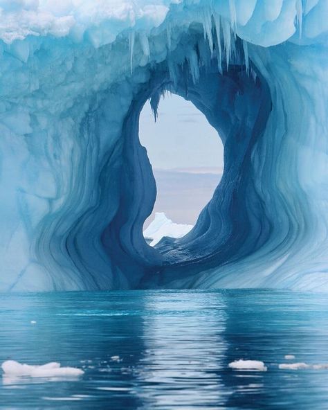 Day 88. Source: Robert B. Dunbar #365daysoutdoors #day88 #antartica Re-post by Hold With Hope Arctic Landscape Photography, Arctic Ocean Aesthetic, Arctic Aesthetic, Arctic Desert, Eco Photography, National Geographic Photography, Exploration Art, Beautiful Environment, Arctic Landscape