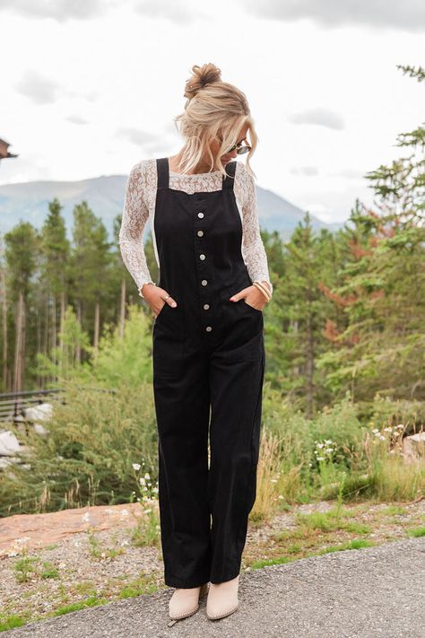 Details Black Button Front Wide Leg Overalls Fabric has no stretch Functional pockets, functional button up closure, adjustable straps Pair these overalls with a cute pair of boots! Unlined Size small inseam: 28" Material and Care 100% cotton Machine wash cold, no drum drying Patterns may vary Materials may have natural variations Colors may vary from different viewing devices. Seattle Clothing Style, Dressy Overalls Outfits, Black Cotton Overalls, Women’s Overalls, Midsize Overalls, Black Denim Overalls Outfit, Overalls And Sweater Outfit, Overalls Outfit Dressy, Black Overalls Outfit Fall