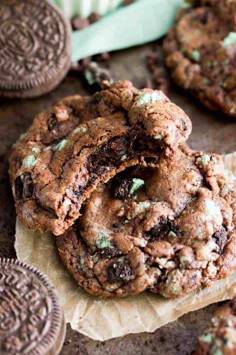 Mint Oreo Cookies, Sugar Spun Run, Mint Desserts, Mint Chocolate Ice Cream, Mint Cake, Mint Oreo, Crazy Cookies, Double Chocolate Chip Cookies, Mint Recipes