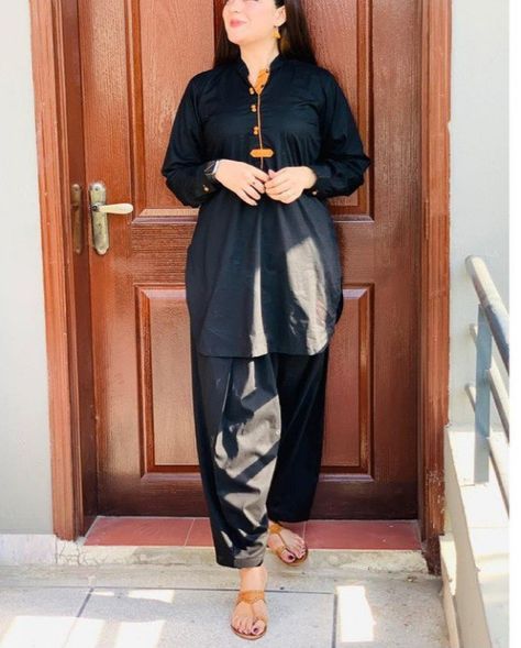 Black suit for girls Simple Black Shalwar Kameez, Black Shalwar Kameez For Girl, Black Shalwar Kameez For Women, Black Shalwar Kameez, Short Kameez, Black Suit, Shalwar Kameez, Black Suits, Stylish Dresses