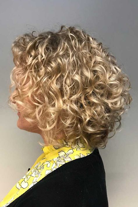 Messy Shoulder Length Curly Hair  #curlybob #haircuts #bobhaircuts #curlyhairstyles #longbob Blonde Balayage Bob, Hair Perm, Fine Curly Hair, Bob Haircut Curly, Inspiring Pictures, Blonde Curly Hair, Personal Grooming, Hair Affair, Curly Hair With Bangs