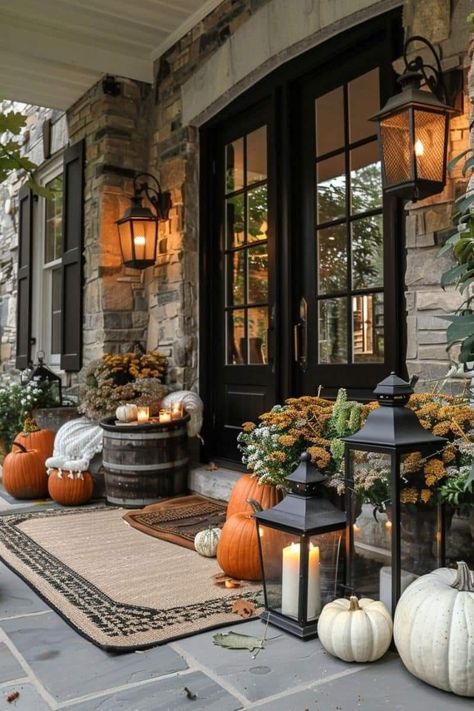 Fall Front Porch Decor Ideas, Door Projects, Fall Front Porch Decor, Halloween Front Porch, Fall Front Door, Fall Deco, Fall Thanksgiving Decor, Autumn Decorating, Fall Front Porch