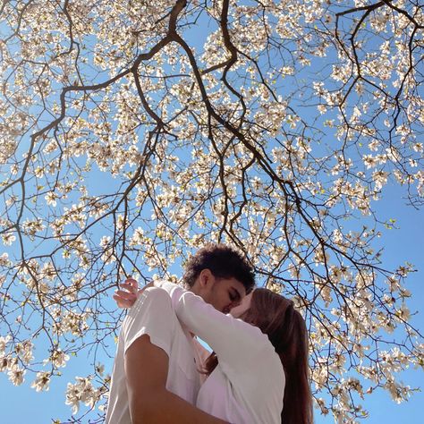 couple standing under a flowery tree #couples #coupleposesideas #poses #photoshoot #photoidea #pictures Couple Pose In Nature, Couple Tree Photography, Photoshoot Ideas Relationship, Couple Picture Ideas Standing, Couple In The Park Photo Ideas, Couple Park Pictures, Flower Tree Photoshoot, Gazebo Couple Pictures, Couple Poses Garden