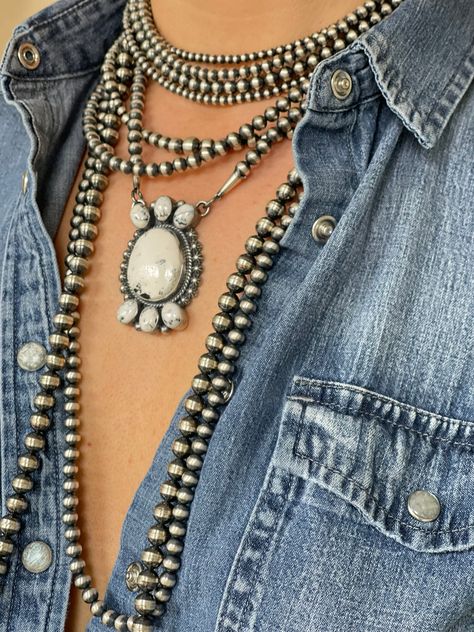 WAMPUM Sugar Hollow Pond – Wampum Sugar Hollow Pond Layered Navajo Pearls, Navajo Pearls Necklace Outfit, Navajo Pearl Jewelry, Navajo Pearls Necklace, Pearl Necklace Outfit, Turquoise Jewelry Outfit, Navajo Silver Jewelry, Vintage Navajo Jewelry, Santa Fe Jewelry