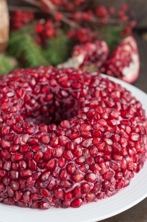 Pomegranate Bracelet Salad Pomegranate Bracelet, Brunch Fruit Salad, Salad With Berries, Pomegranate Chicken, Rosh Hashanah Recipes, Yalda Night, Pomegranate Recipes, New Year Recipes, Holiday Table Centerpieces