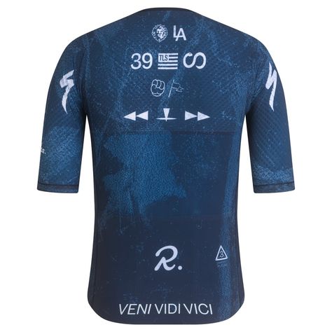 Rapha Launches $245 Reversible Crit Jersey with L39ION of LA  - Bikerumor Bike Jersey Design, Cycling Jersey Design, Cycling Design, Cycling Kit, Bike Jersey, Cycling Clothing, Best Of Both Worlds, Bike Run, Cycling Jerseys