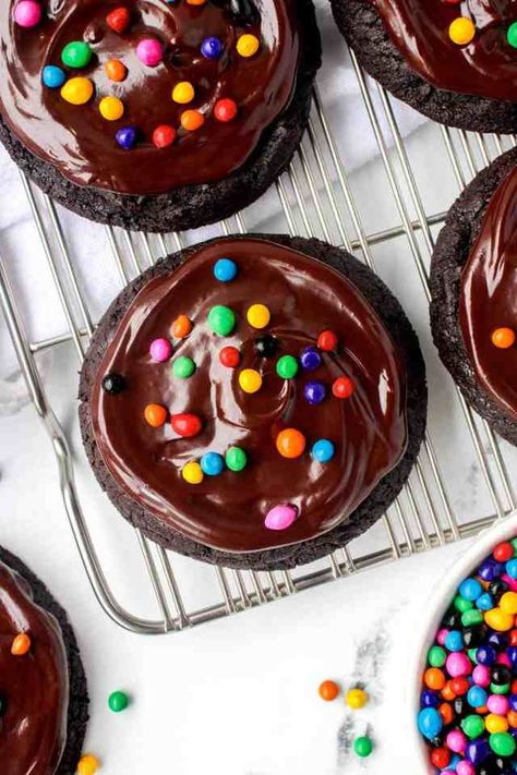 Cosmic Brownie Cookies Cosmic Brownie Cookies, Easy Chocolate Dessert Recipes, Easy Chocolate Dessert, Pies Chocolate, Cosmic Brownies, Chocolate Ganache Frosting, Easy Chocolate Desserts, Ganache Frosting, Cookie Recipes Homemade