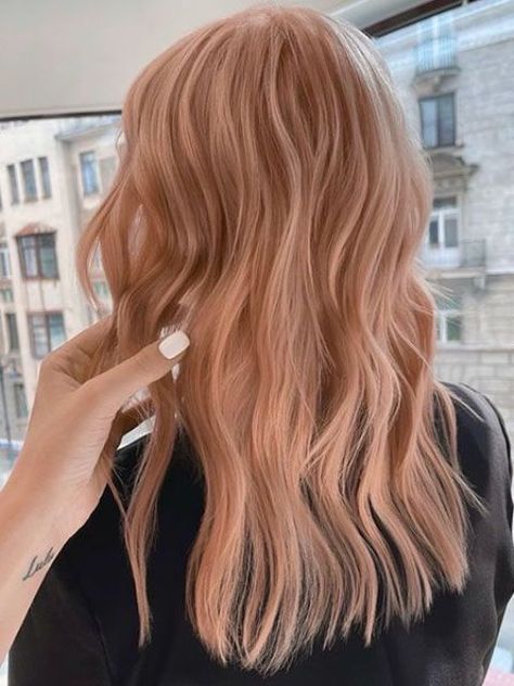 65 Gentle Strawberry Blonde Hair Ideas - Styleoholic Pale Peach Hair Color, Peachy Rose Hair, Strawberry Cooper Hair, Peach Toned Hair, Peachy Ginger Hair, Cooper Peach Hair, Peachy Red Hair, Cooper Blonde Hair Color, Ginger Peach Hair