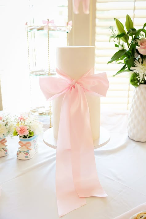 Pink Bow Baby Shower Cake, Pink Toile Baby Shower Theme, Pink And White Baby Shower Ideas, Girly Baby Shower Ideas, Love Shack Fancy Baby Shower Theme, Baby Shower Bow Theme, Bow Baby Shower Theme Girl, Coquette Baby Shower Theme, Pink Bow Baby Shower Theme