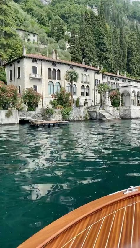 Varenna Italy, Villa Monastero, Bellagio Italy, Italy Destinations, Italian Lakes, Lake Como Italy, Classic Boats, Lake Garda, Boat Tours