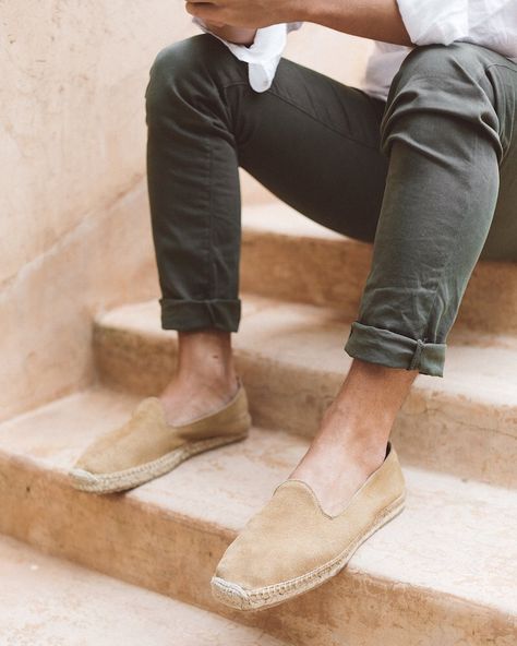 Åpoint on Instagram: “Longer days and shorter nights are made for our leather espadrilles • Suede Sand Discover all the options on the link in bio. #apointbrand…” Espadrilles Outfit Men, Alpargatas Outfit, Toms Outfits, Espadrilles Outfit, Mens Summer Shoes, Men Suede, Perfect Partner, Leather Espadrilles, Mens Fashion Casual Outfits