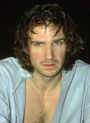 Ralph Finnes, Star People, Joseph Fiennes, The English Patient, Famous Actors, Celebrities Then And Now, Ralph Fiennes, Handsome Guys, Liam Neeson