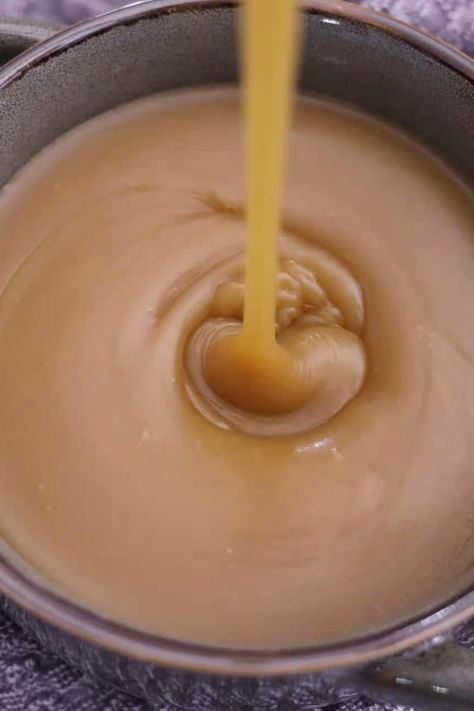 This recipe for homemade butterscotch sauce is an easy and delicious way to add a new level of flavor to your desserts. With just a few ingredients, you can create a rich, sweet, and salty sauce that can be used in various ways. Perfect for drizzling over warm apple pie, ice cream, cheesecake, pancakes, waffles, or as a filling in cakes and pastries. Butterscotch Ice Cream Topping, Butterscotch Cheesecake Recipe, Butterscotch Sauce Recipe, How To Make Butterscotch, Butterscotch Sauce Recipes, Ice Cream Cheesecake, Easy Salted Caramel, Homemade Butterscotch, Cheesecake Pancakes