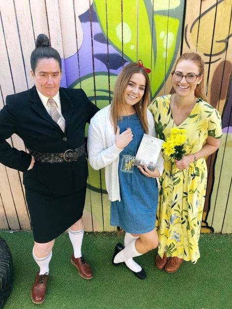 Matilda Fancy Dress, Matilda And Miss Honey Costume, Miss Honey Costume, Matilda Costume Diy, Matilda Dress Up, Matilda Party Ideas, Miss Honey Outfit, Matilda Party, Miss Honey Matilda