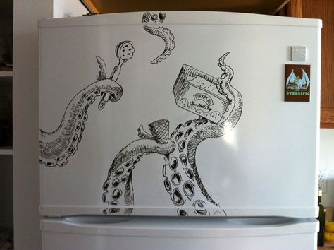 Charlie Layton is a freelance designer and illustrator based in Philadelphia. Every Friday, Layton doodles on his fridge with a dry erase marker. Dry Erase Board Drawings, Dry Erase Board Art, White Board Drawings, Fridge Art, Whiteboard Art, Expo Marker, Sharpie Crafts, Sharpie Art, Marker Drawing