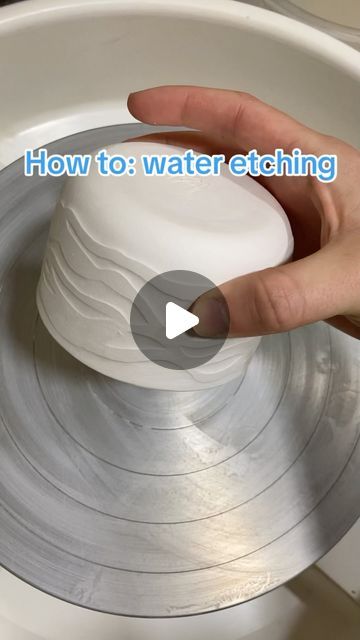 cleo on Instagram: "How to do water etching on ceramics! Tip: if you don’t have coloured wax you can use food colouring to give it a colour!! It just burns off in the kiln like normal 🙂 
It’s a super easy way to add texture to your pottery:
1. Get a bone dry pot (greenware)
2. Use wax resist to make a pattern
3. Wait for the wax to dry
4. Use a damp sponge to wipe away the clay around the pattern
5. Bisque and glaze as usual!

#ceramics #pottery #wateretching #waxresist #clay #greenware" Wax Resist Pottery Patterns, Wax Relief Pottery, Water Etching Pottery, Water Etching Ceramics, Wax Resist Pottery, Pottery Colors, Ceramic Carving, Etched Pottery, Pottery Patterns