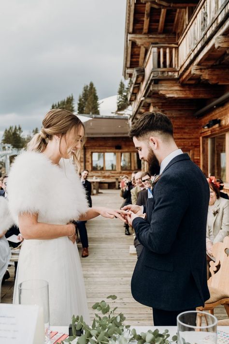 Ski Lodge Wedding Winter, Ski Lodge Wedding, Snowboard Wedding, Austria Wedding, Winter Wedding Ceremony, Austrian Wedding, Winter Mountain Wedding, Ski Resort Wedding, Ski Wedding