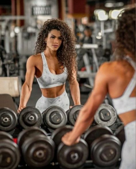 Gym Photoshoot Women, Fitness Photoshoot Poses, Fitness Shoot Ideas, Women Fitness Photography, Workout Photoshoot, Gym Photoshoot, Fitness Branding, Fitness Studio Training, Model Training