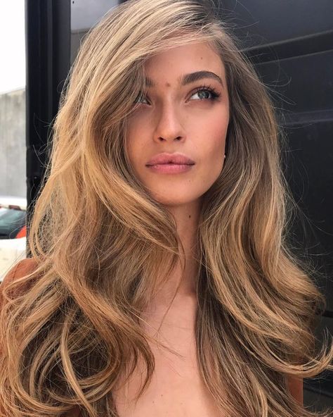 Pretty hair waves #beauty Voluminous Hair, Brown Blonde Hair, Ombre Hair Color, Long Blonde, Long Blonde Hair, Volume Hair, Hair Envy, Love Hair, Hair Waves