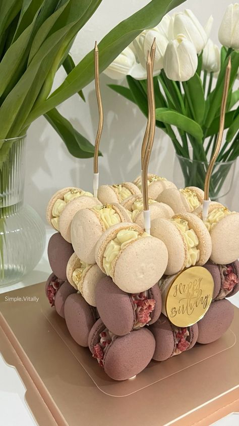 Birthday pary ideas macarons october aesthetic Birthday Asthetic, Macaron Business, Aesthetic Macarons, Birthday Macarons, Macarons Aesthetic, October Aesthetic, Macaron Cake, Macarons, Girl Birthday