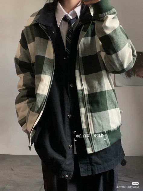 Aesthetic Hoodie Outfit Men, Male Outfits Aesthetic Vintage Grunge, Hoodie Outfit Male, Emo Clothes Male, Male Outfits Aesthetic Casual, Aesthetic Clothes Male, Baggy Male Outfits, Cute Male Outfits Aesthetic, Scene Outfits Male